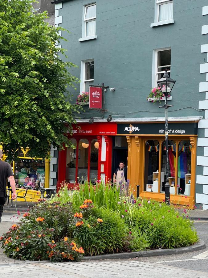 Appartamento No. 1 Bridge Street Westport Esterno foto